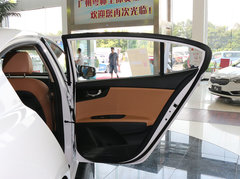 起亚K4 2014款 2.0L 自动 LUX