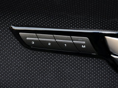 揽胜极光（进口） 2015款 2.0T 倾橙限量版 5座