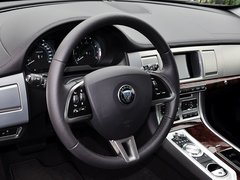 捷豹XF 2015款 2.0T 自动 豪华版