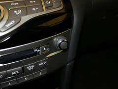 英菲尼迪Q70 2015款 Q70S 基本型