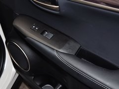 雷克萨斯NX 2015款 300h 锋致版 全驱 5座