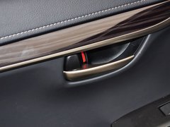 雷克萨斯NX 2015款 300h 锋致版 全驱 5座