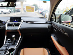 雷克萨斯NX 2015款 300h 锋尚版 前驱 5座