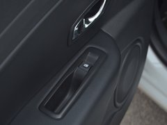 风朗 2015款 2.0L CVT 时尚版