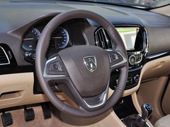 宝骏730 2014款 1.5L 手动 豪华导航ESP版 7座