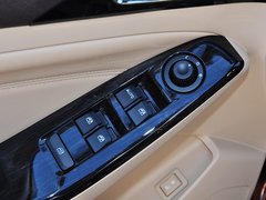 宝骏730 2014款 1.5L 手动 豪华导航ESP版 7座