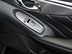 英菲尼迪Q50L 2015款 2.0T 悦享版
