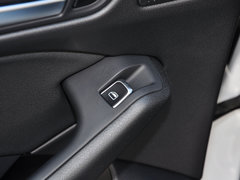 奥迪Q5 2015款 40 TFSI 舒适型 5座