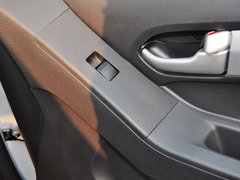 D-MAX 2015款 2.5T 手动 两驱豪华型4JK1
