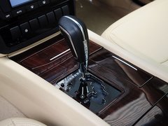 吉利EC8 2015款 2.0L 自动 尊贵型