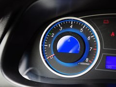 吉利EC8 2015款 2.0L 手动 精英型