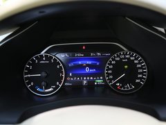 楼兰 2015款 2.5 XV四驱混动旗舰版