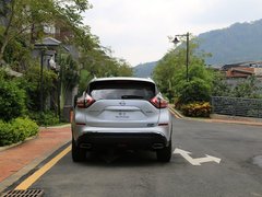 楼兰 2015款 2.5 XV四驱混动旗舰版