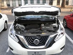 楼兰 2015款 2.5 XV四驱混动旗舰版