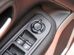 自由侠 2018款 互联大屏版 180T 自动高能版