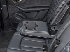 奥迪SQ7 2024款 4.0 TFSI 暗夜骑士版