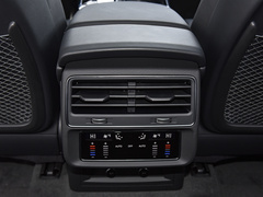奥迪SQ7 2024款 4.0 TFSI 暗夜骑士版