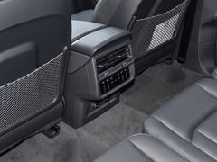 奥迪SQ7 2024款 4.0 TFSI 暗夜骑士版