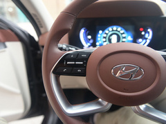 名图 2021款 1.8L CVT尊贵版LUX