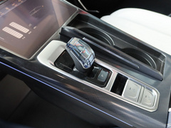 摩卡 2021款 2.0T 两驱特香版