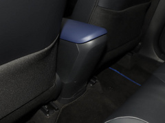 丰田C-HR 2021款 双擎 2.0L E-CVT豪华版