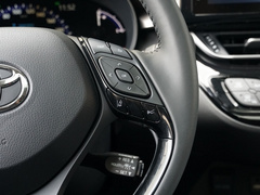 丰田C-HR 2021款 双擎 2.0L E-CVT尊贵版