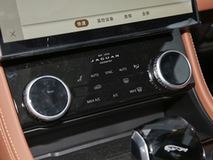 捷豹XFL 2021款 XFL 2.0T P300 四驱旗舰运动版