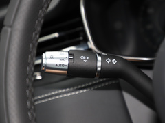 捷豹XFL 2021款 XFL 2.0T P250 四驱曜黑运动版