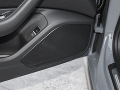 奥迪A4L 2022款 40 TFSI quattro RS套件燃速型