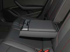 奥迪A4L 2022款 40 TFSI quattro RS套件燃速型