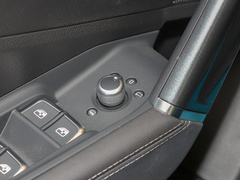奥迪Q2L 2022款 35 TFSI 进取致雅型