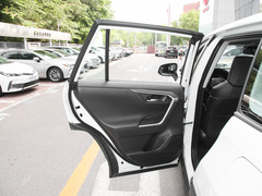 RAV4荣放 2022款 2.0L CVT两驱风尚Plus版