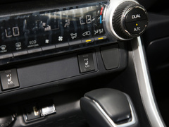 RAV4荣放 2022款 2.0L CVT两驱风尚Plus版