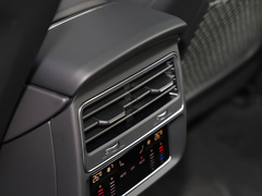 奥迪Q8 2023款 55 TFSI 豪华动感型