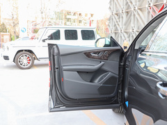 奥迪Q8 2023款 55 TFSI 豪华动感型