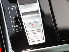 奥迪Q8 2023款 55 TFSI 豪华动感型