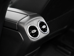 奔驰A级 2022款 改款二 A 200 L 运动轿车时尚型