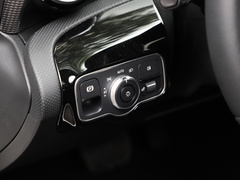 奔驰A级 2022款 改款二 A 200 L 运动轿车时尚型