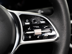 奔驰A级 2022款 改款二 A 200 L 运动轿车时尚型