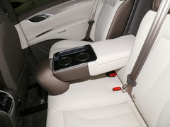 智己LS7 2023款 100kWh Lux四驱版