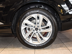 奥迪Q7 2024款 45 TFSI quattro S line黑武士型