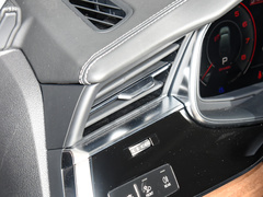 奥迪Q7 2024款 55 TFSI quattro S line运动型