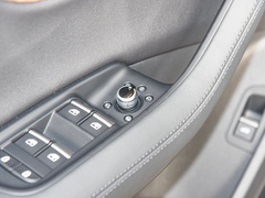 奥迪Q7 2024款 55 TFSI quattro S line运动型
