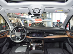 奥迪Q7 2024款 55 TFSI quattro S line运动型