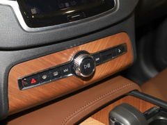 沃尔沃XC90 2024款 B6 智逸豪华版 7座