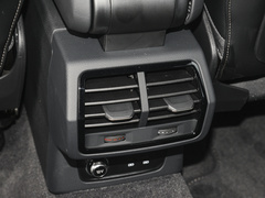 奥迪Q3 2024款 40 TFSI RS套件燃速型
