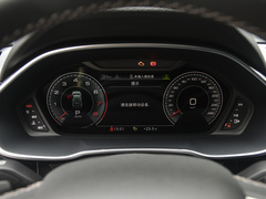 奥迪Q3 2024款 40 TFSI RS套件燃速型