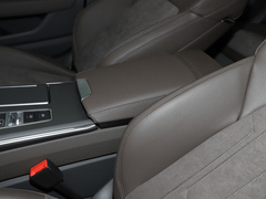 奥迪A7L 2024款 45TFSI S-line 筑梦型 流晶套装