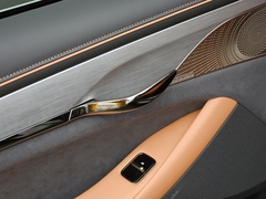 岚图追光 2024款 PHEV 四驱超长续航旗舰版