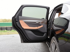 岚图追光 2024款 PHEV 四驱超长续航旗舰版